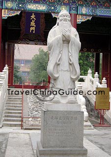 Statue of Confucius, the pride of Chinese people